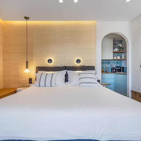 Angelo ιι * Paleokastritsa