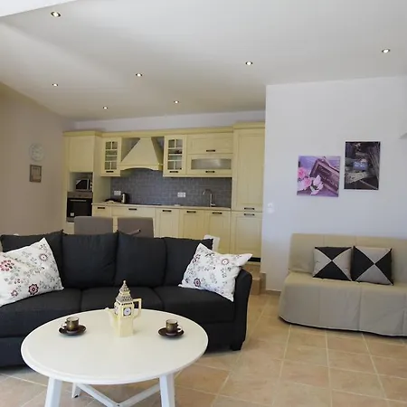 Angelo ιι Apartment
